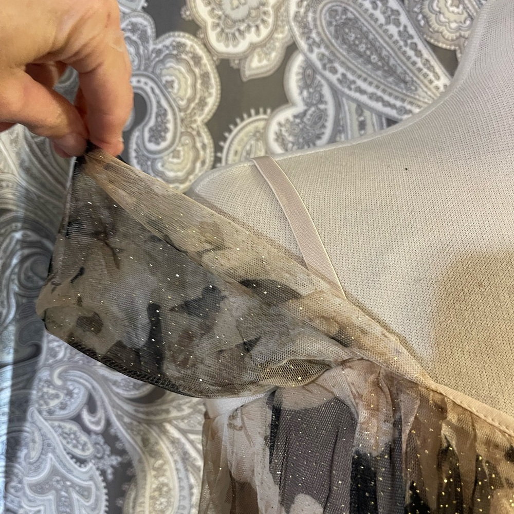 Beautiful Candalite dress size M. Browns, tan’s and cream color. - Picture 13 of 16